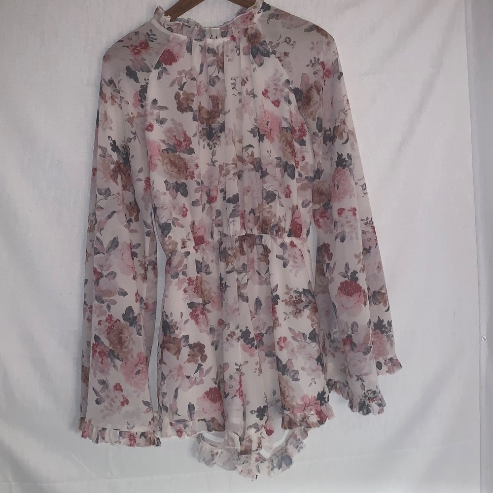 Romwe Pants & Jumpsuits Romwe Floral Backless Bell Sleeve Romper Size Small
